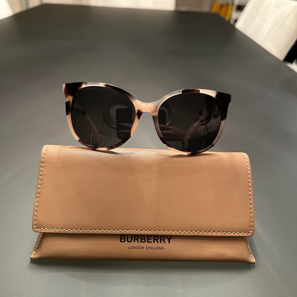 Sunglasses Burberry Be4333